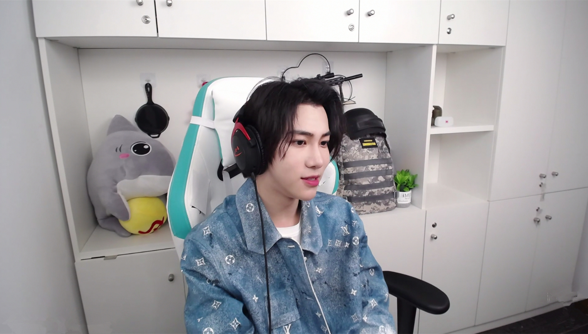 丁泽仁斗鱼首秀8淘汰成功吃鸡陈死狗直言推荐你去打smg职业