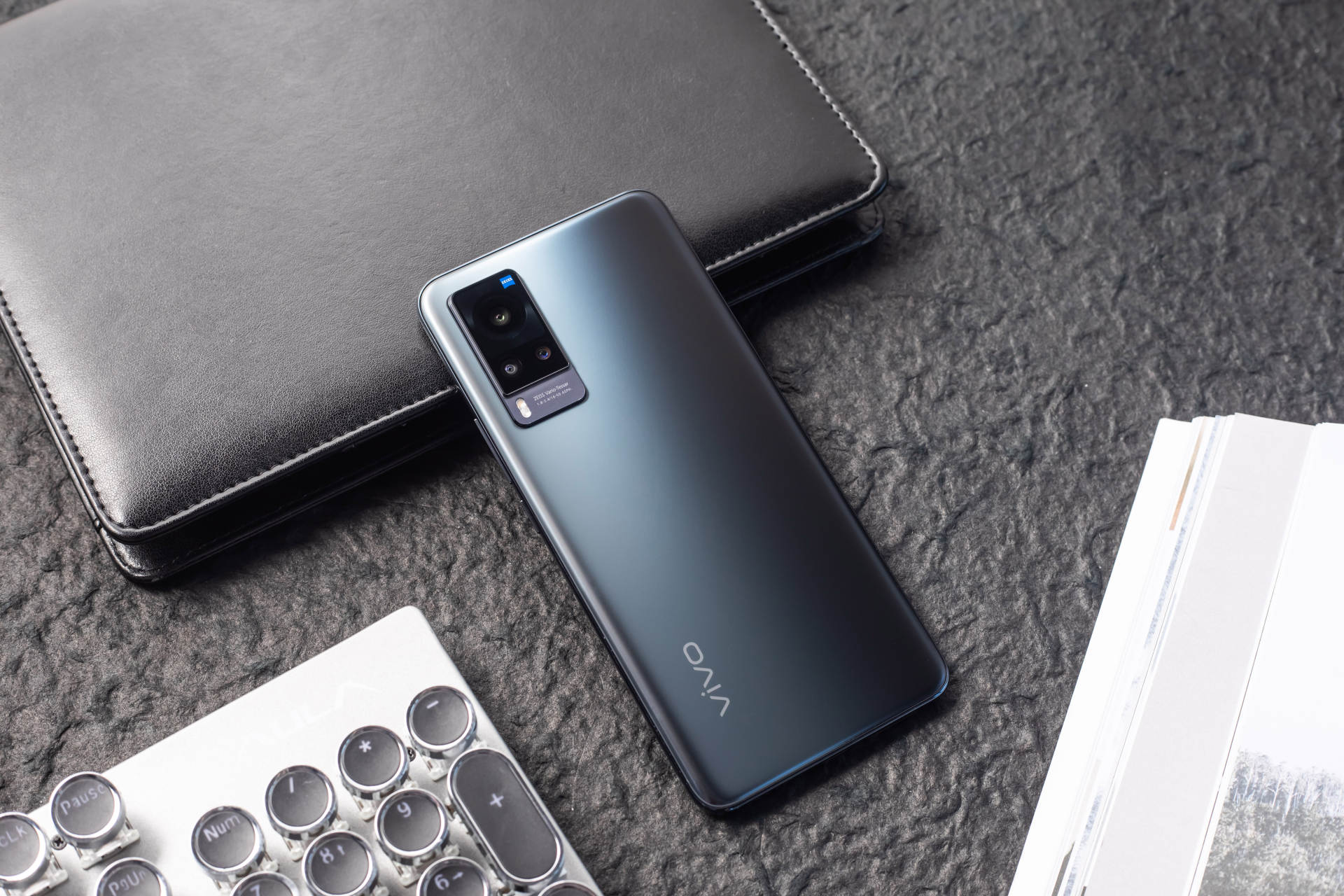 vivo2021年x60图片图片