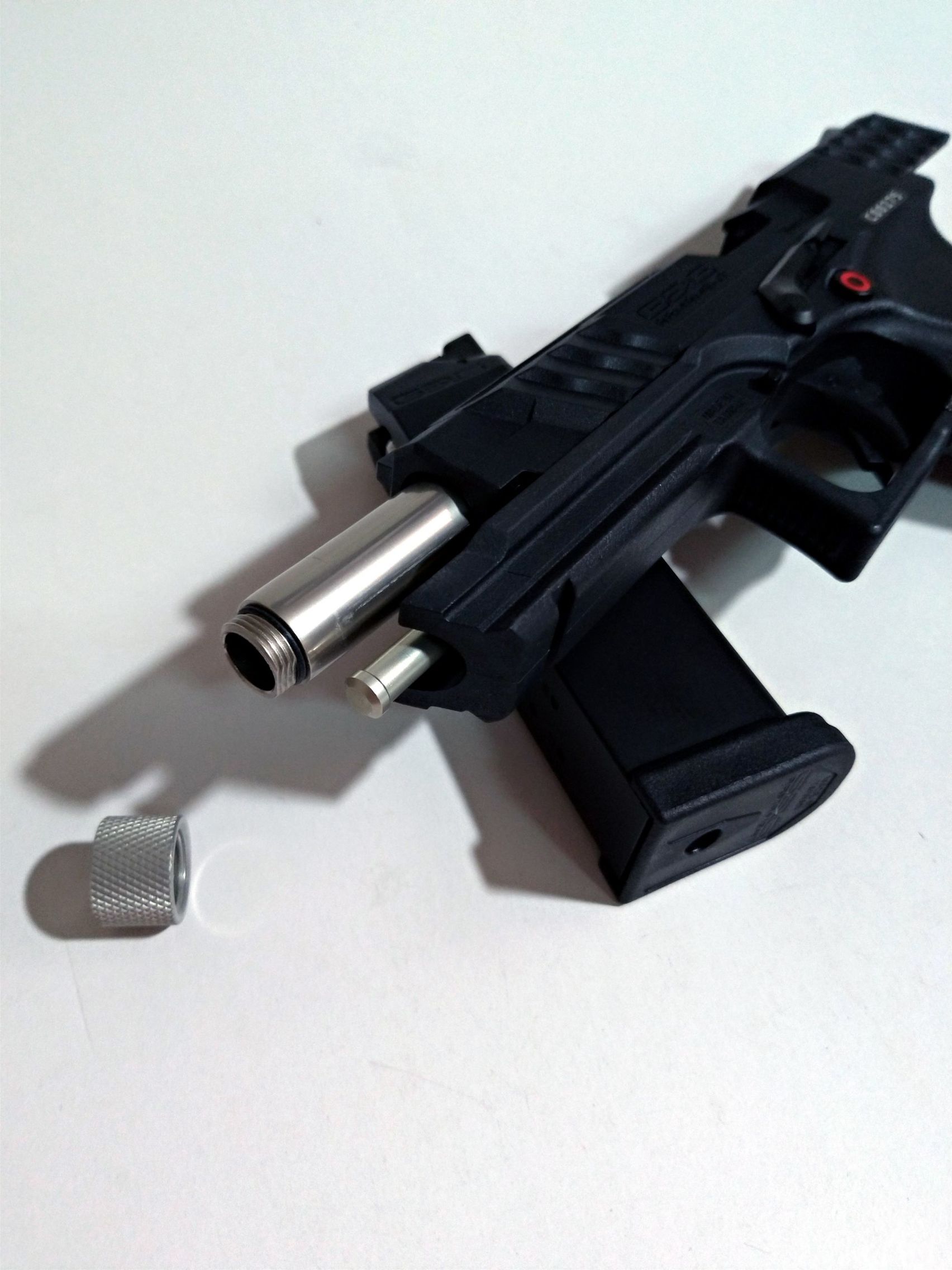 台湾玩具商出品仿glock自创型airsoft