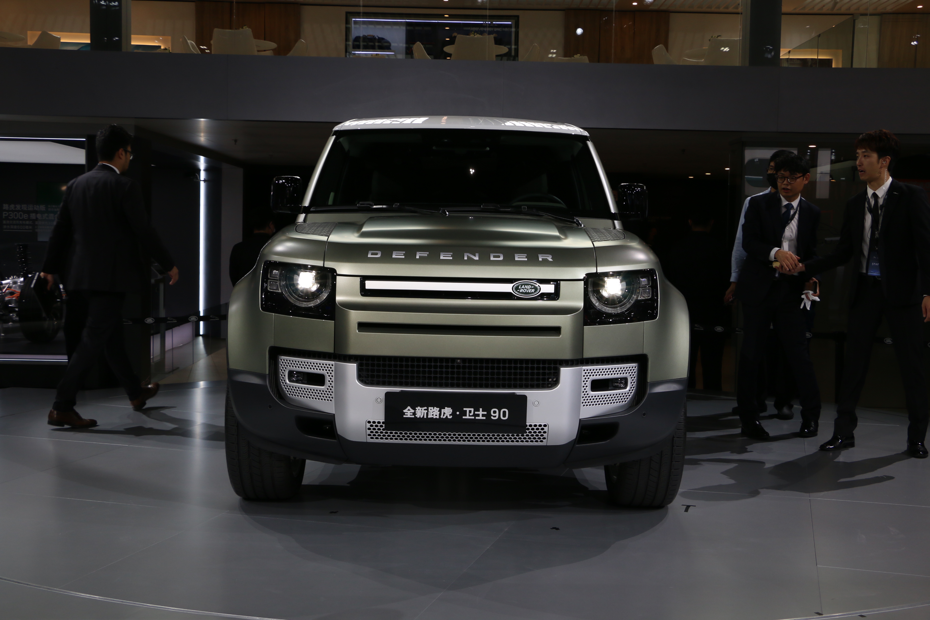 轴距变短更加灵活 全新路虎卫士90首发