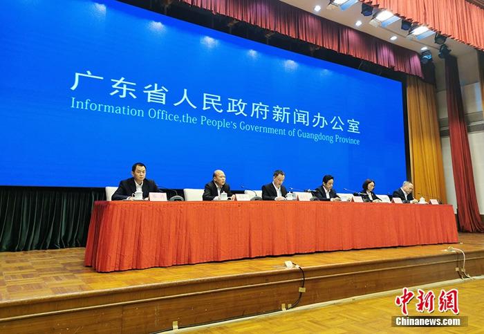 12月23日，广东省人民政府新闻办公室举行新闻发布会。程景伟 摄