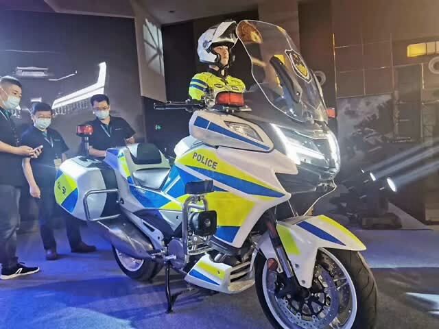 1278.8cc!春风正式公布首台国产公升级国宾公务车cf1250j