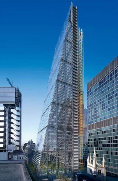 其中,英國利德賀大樓(亦稱cheesegrater),英國one kingdom street大樓