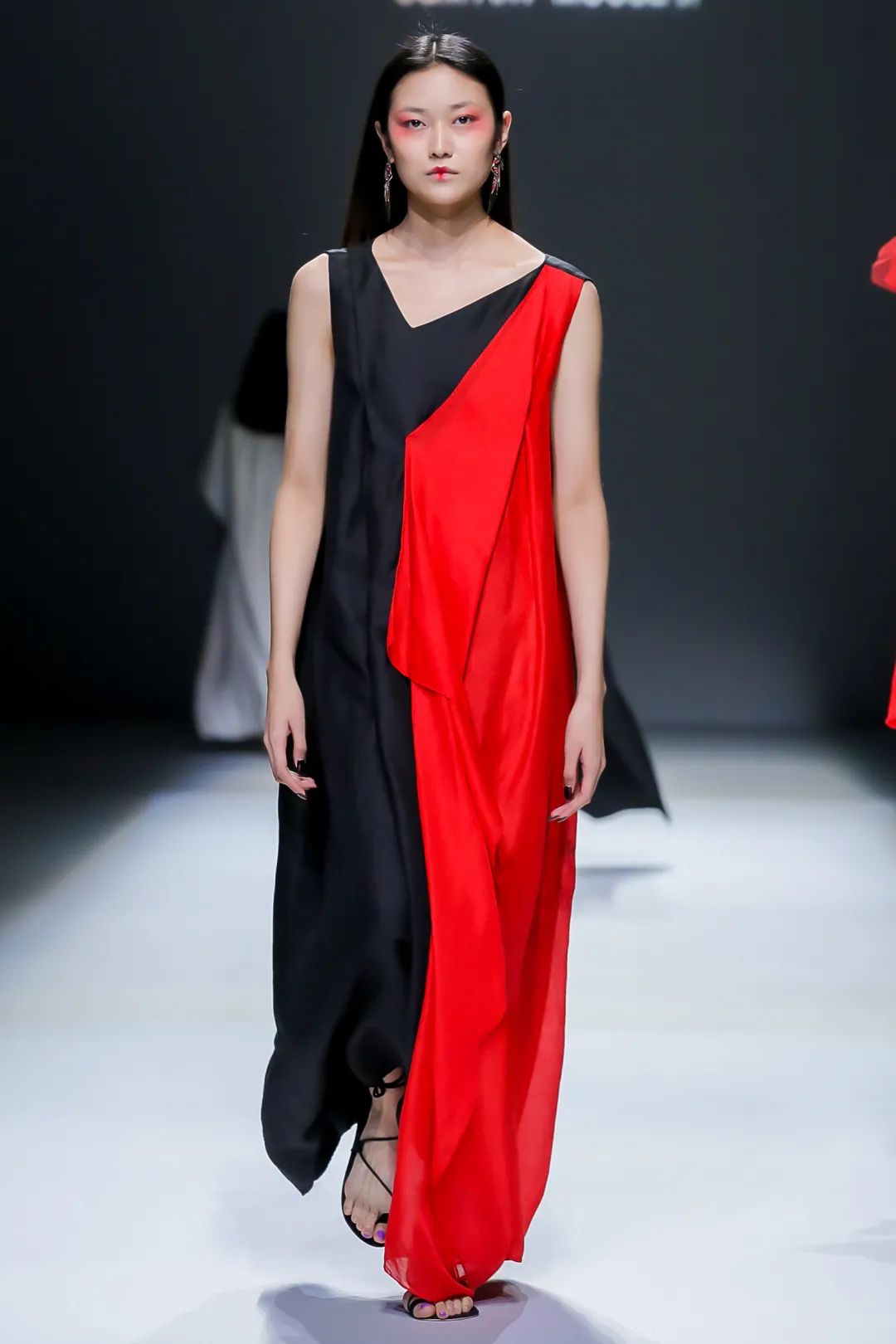 趋势 | 2021春夏中国国际时装周流行设计手法及元素分析