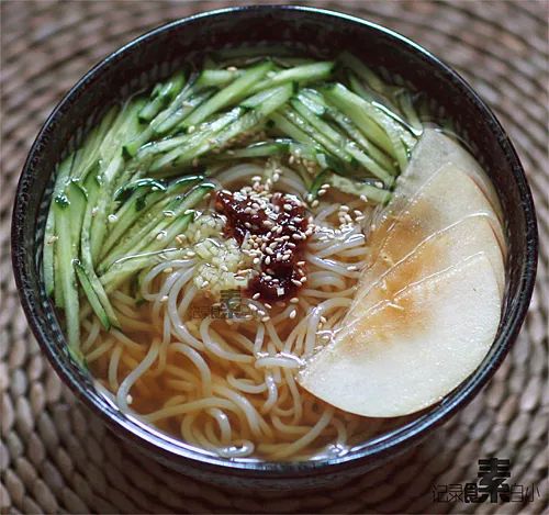 【每日一禪】荞麦冷面教学，给炎热的天气降降温