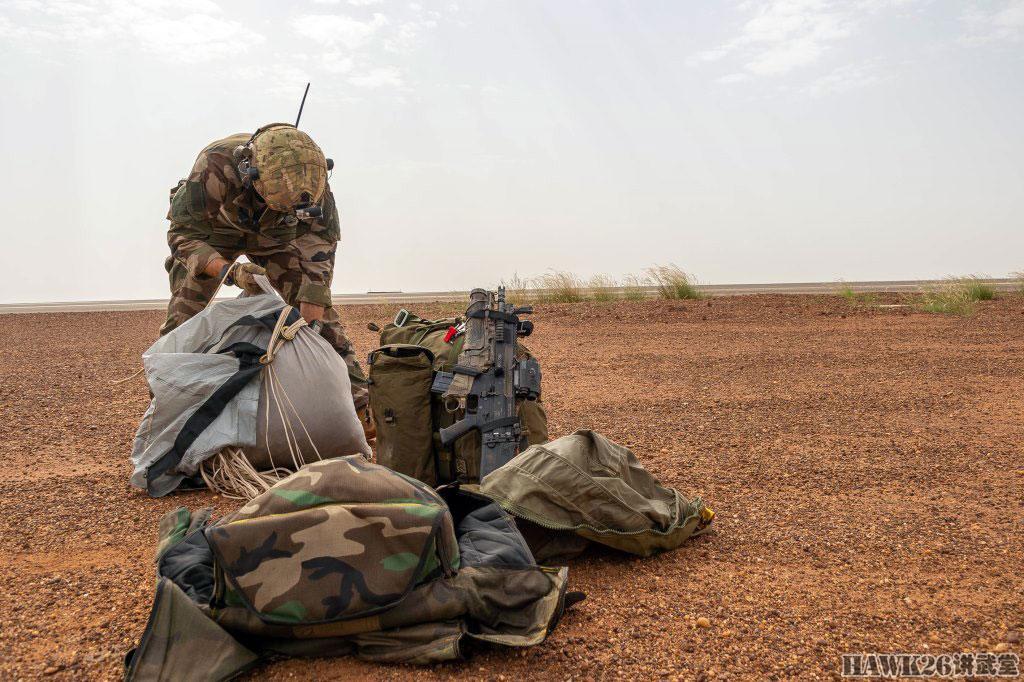 法国伞兵突击队临战训练即将前往马里部署从枪械可以看出端倪