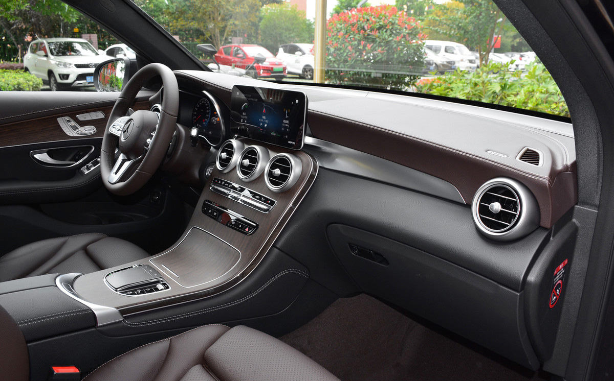 奔驰glc开出去面子里子都有你会选择购买吗