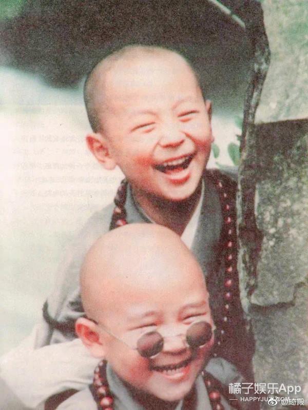 搭档释小龙一同出演了"乌龙院"系列的电影, 比如《笑林小子》▼