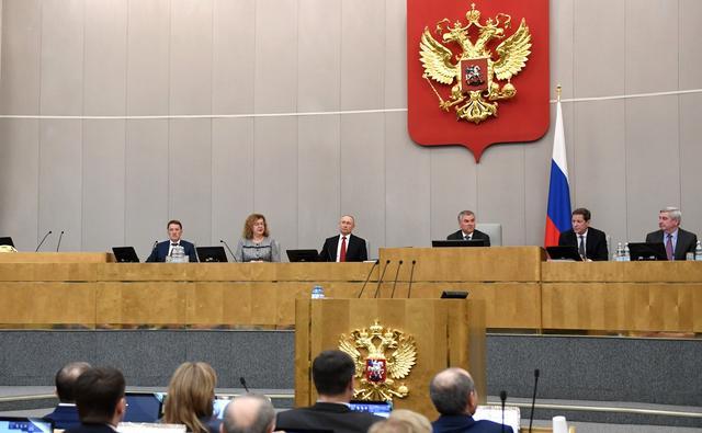 俄国家杜马俄宪法修正案二读：普京将连任