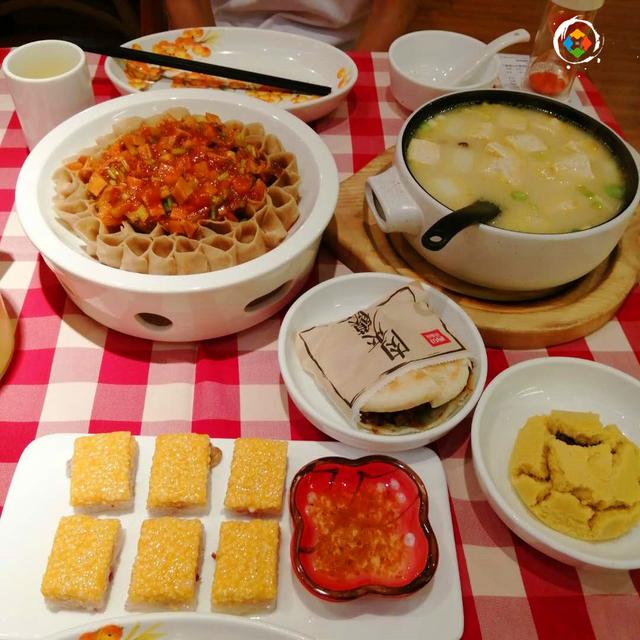 探店重庆西贝莜面村:北方美食入驻南方,菜品有人买账吗?