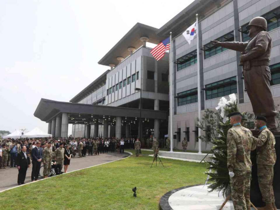 汉弗莱斯基地内的联合国军暨驻韩美军司令部大楼汉弗莱斯基地最早是