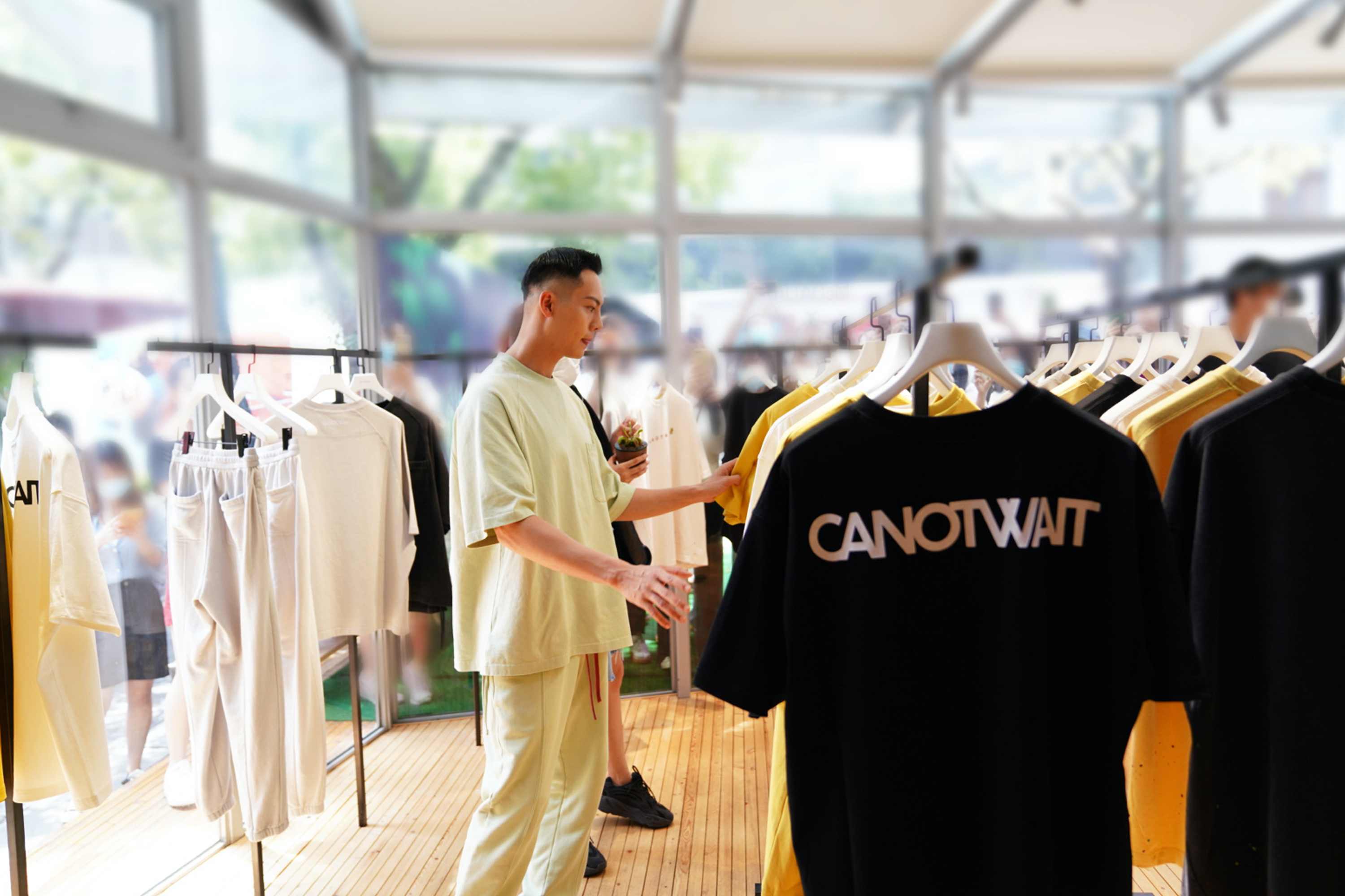 陈伟霆主理品牌canotwait642020夏季新品食蝇草快闪店登陆上海