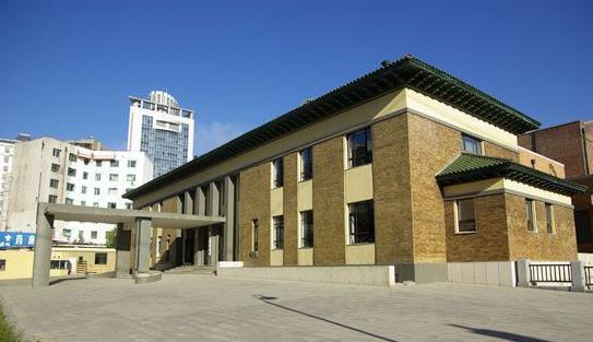 东北历史(157):日本为啥修建长春话剧院?要拍天皇的马屁!