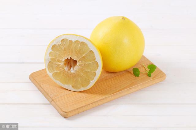 你还在靠运气挑柚子?史上最准的5个小窍门教你快速挑到好柚子__凤凰网