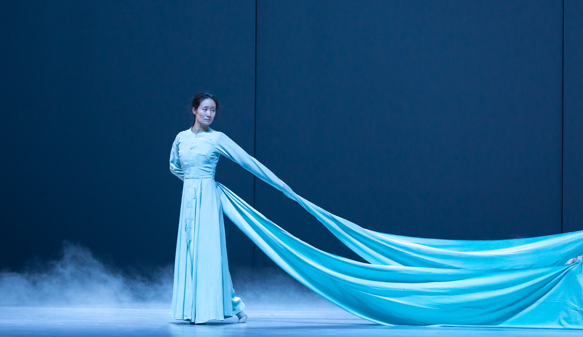 2020年12月9日,王亚彬主演的舞剧《青衣》在滨州保利大剧院上演.