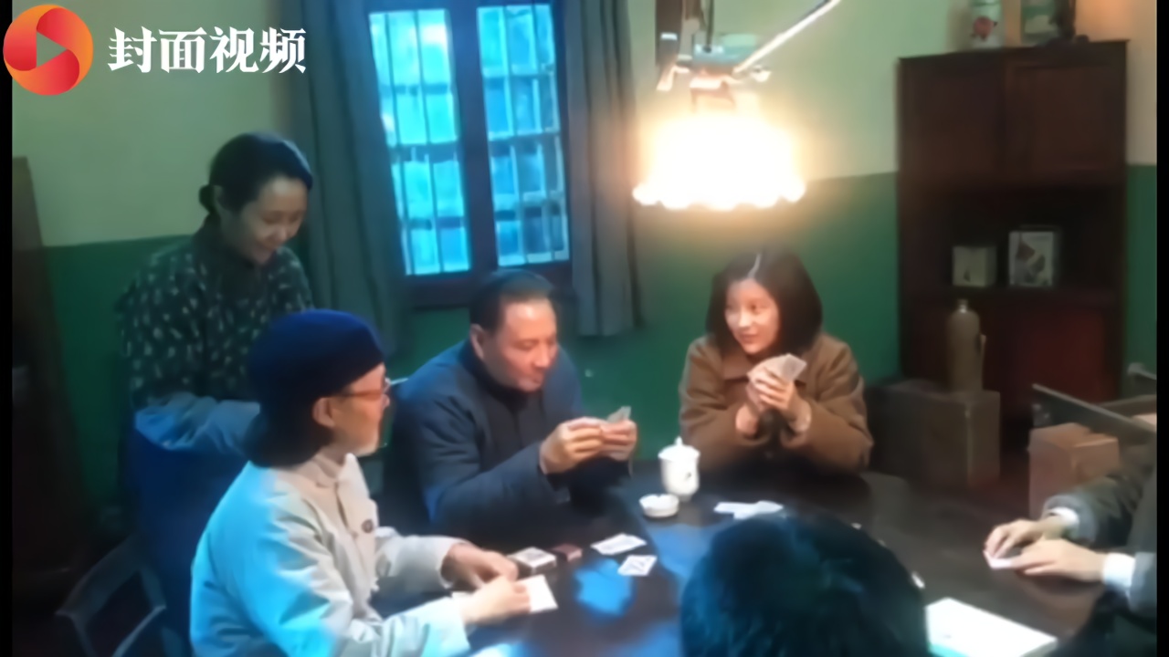 演员唐萍在电影《邓小平小道》中扮演邓朴方保姆