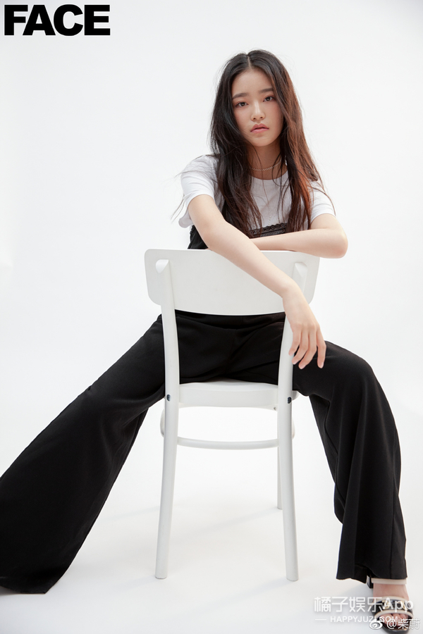 还记得《太子妃升职记》的张灵灵吗?她现在长这样