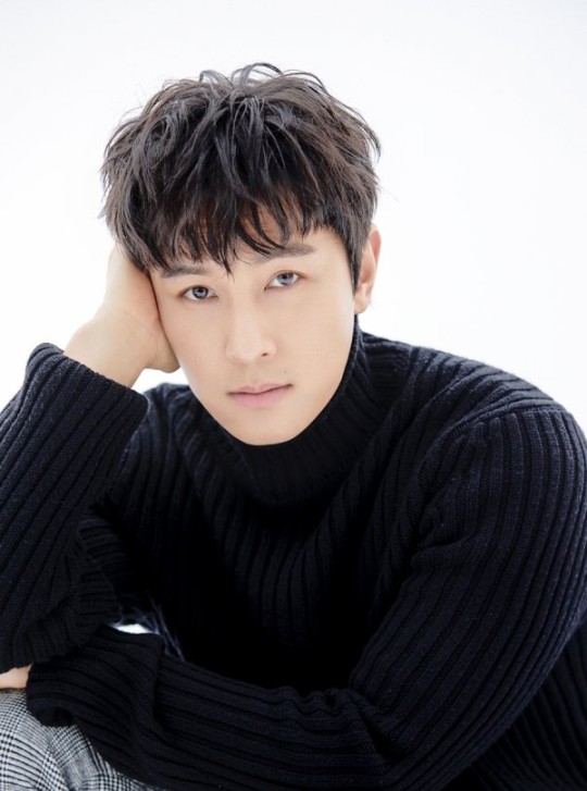 同时,金烔完将作为固定嘉宾加入sbs fil的综艺《外出就餐的日子2》,与