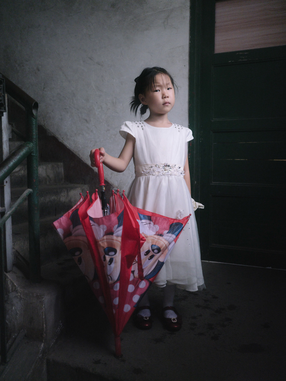 租住在待拆旧工厂里的女孩