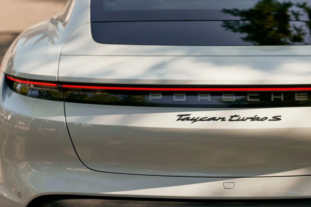 保时捷taycan,驭电而行,梦回"长安",不虚此行