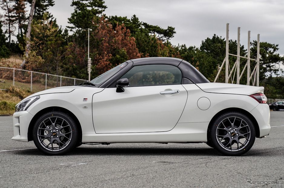 除了驾驶乐趣之外一概欠奉看看丰田最纯粹的敞篷跑车小小小钢炮