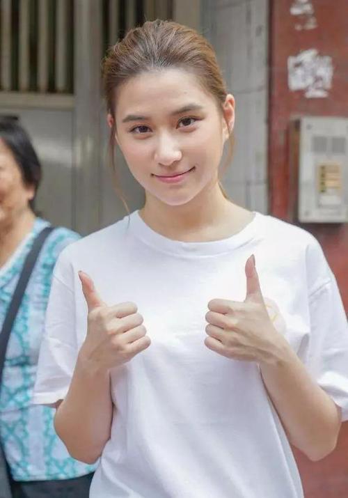 何超欣是赌王最小的一个女儿,99年出生的她拥有着非常出众的外貌,而且