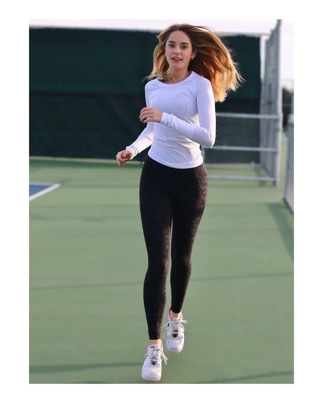 网球界的甜心芭比,1米72拥有逆天大长腿,这么完美居然只有15岁?