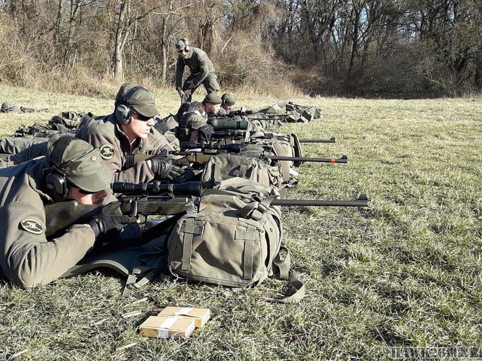 奥地利陆军精锐山地猎兵实弹射击训练 50岁经典老枪依