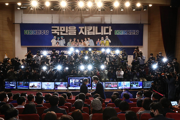 韩国国会选举文在寅大获全胜，33年来首个“超级执政党”