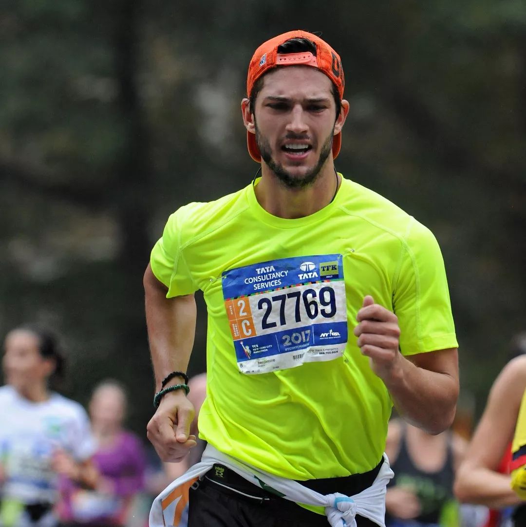 ben bowers热爱各种各样的运动,在instagram上总会看到他参加体育比赛