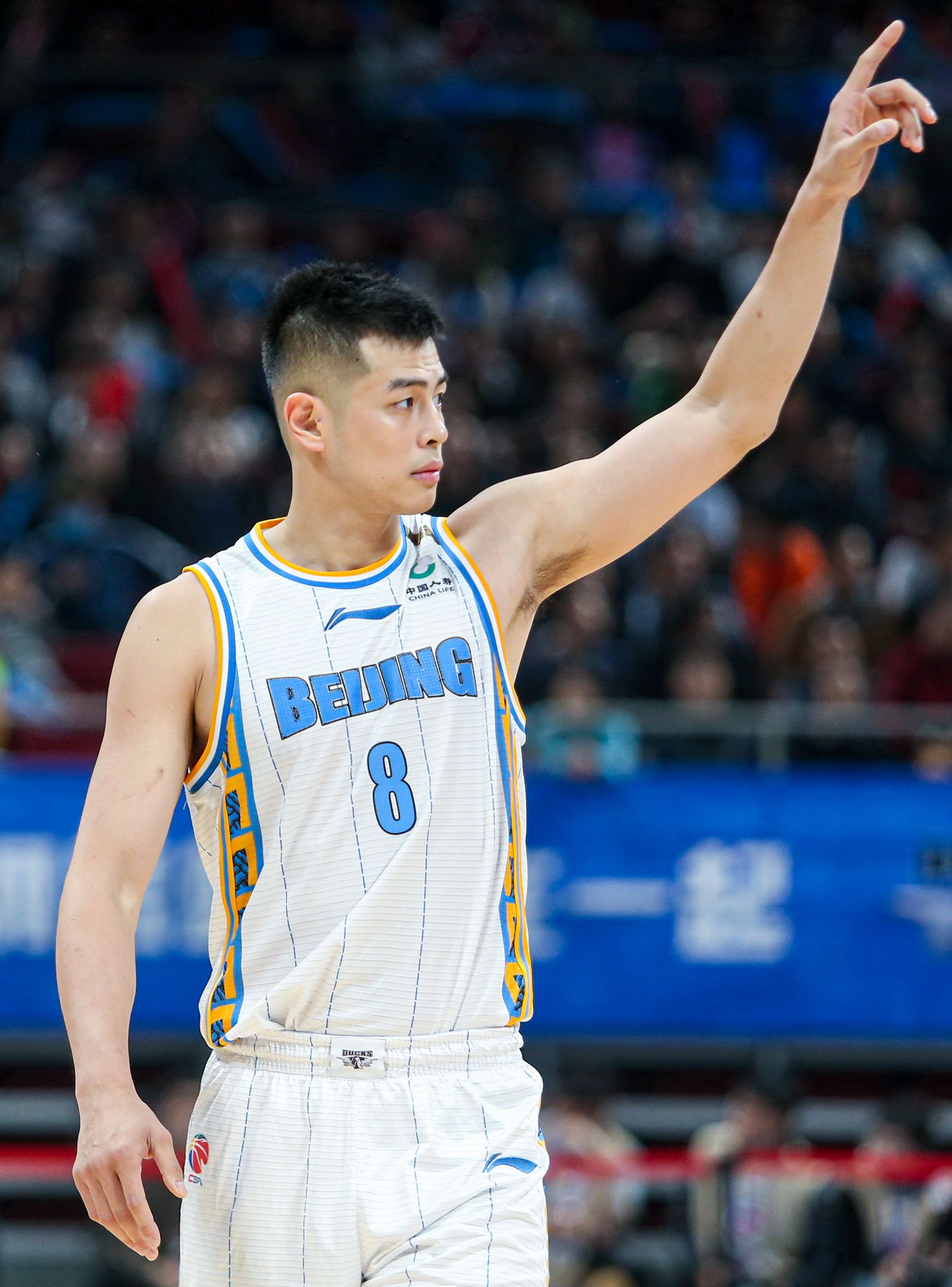 方硕复出助首钢客战青岛北控新外援磨合渐佳