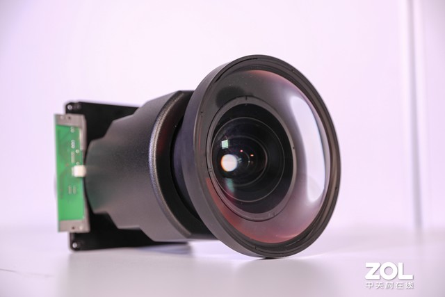 索尼推新款短焦镜头 丰富高亮激光投影镜头选择