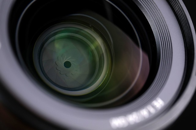 其实不论是摄影还是拍摄短视频,相机的核心参数都是光圈,快门和iso三