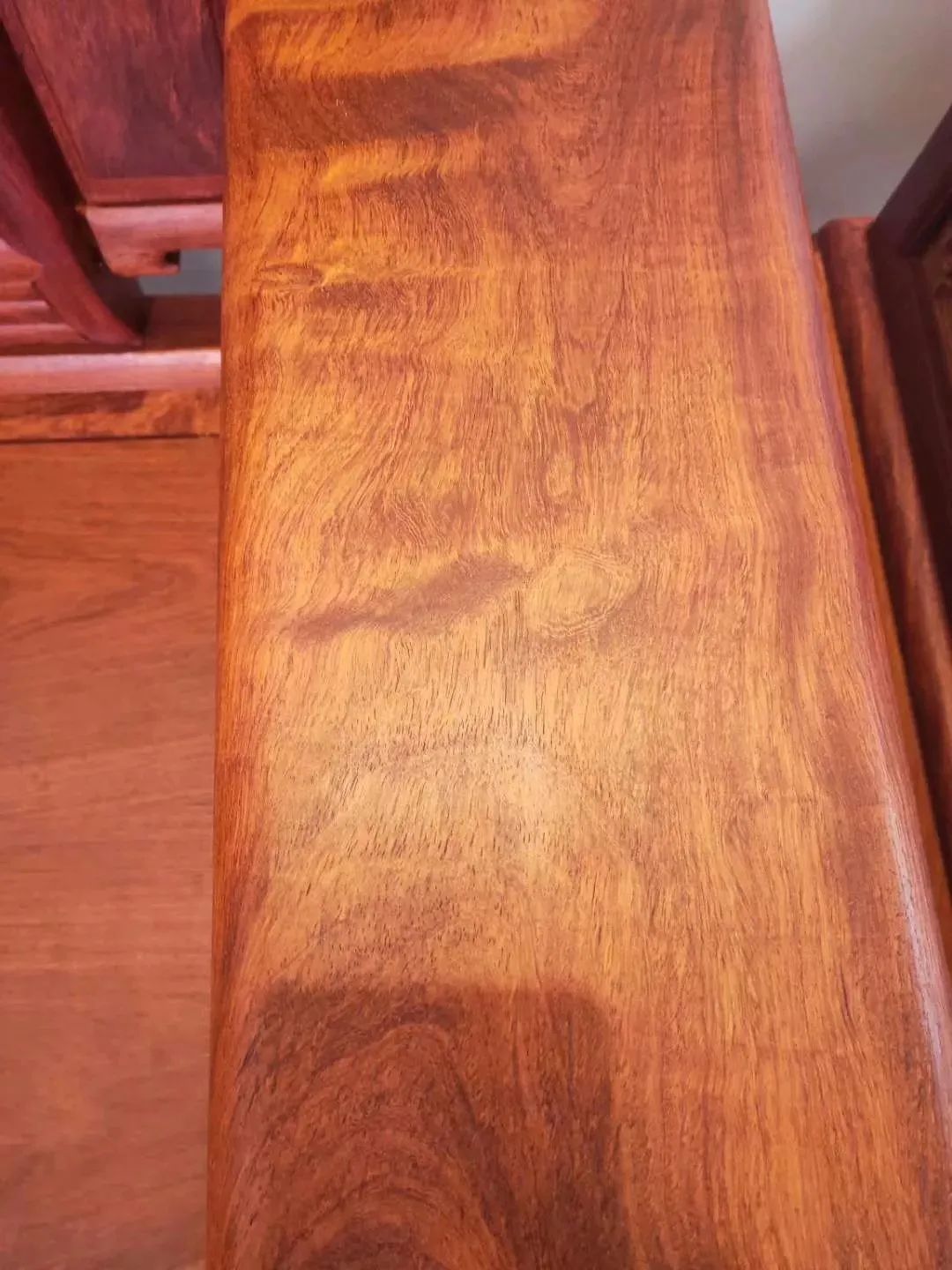 缅甸花梨木中国明清七大传统红木家具用材之一