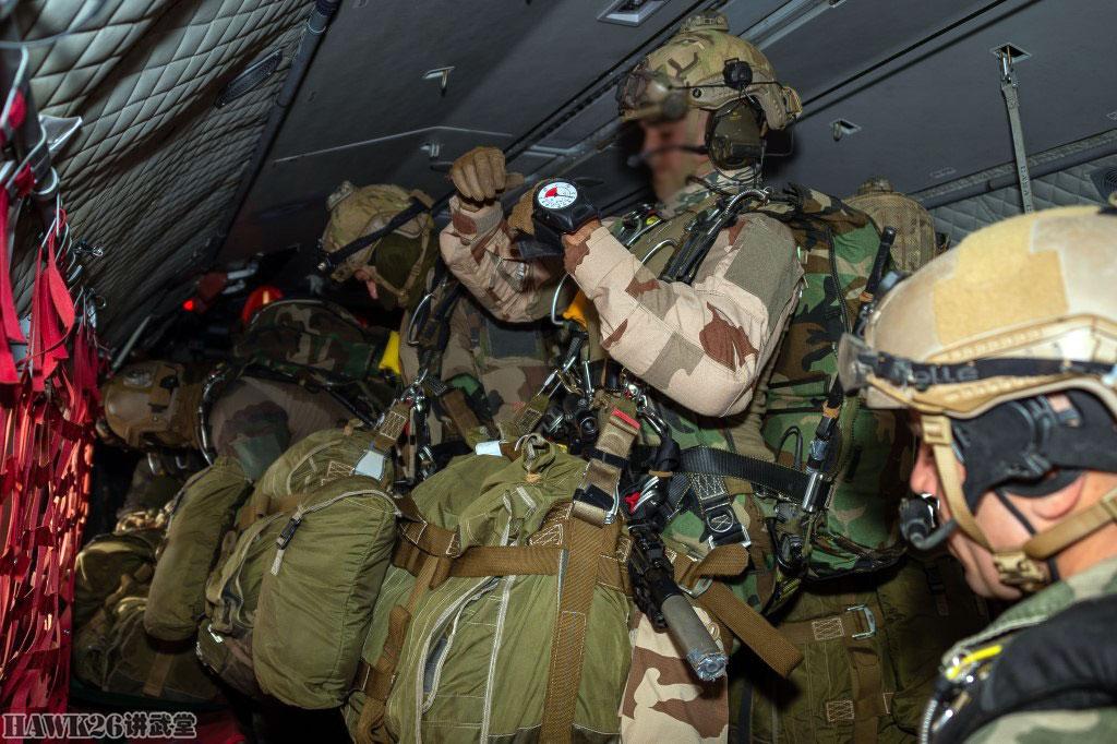 法国伞兵突击队临战训练即将前往马里部署从枪械可以看出端倪