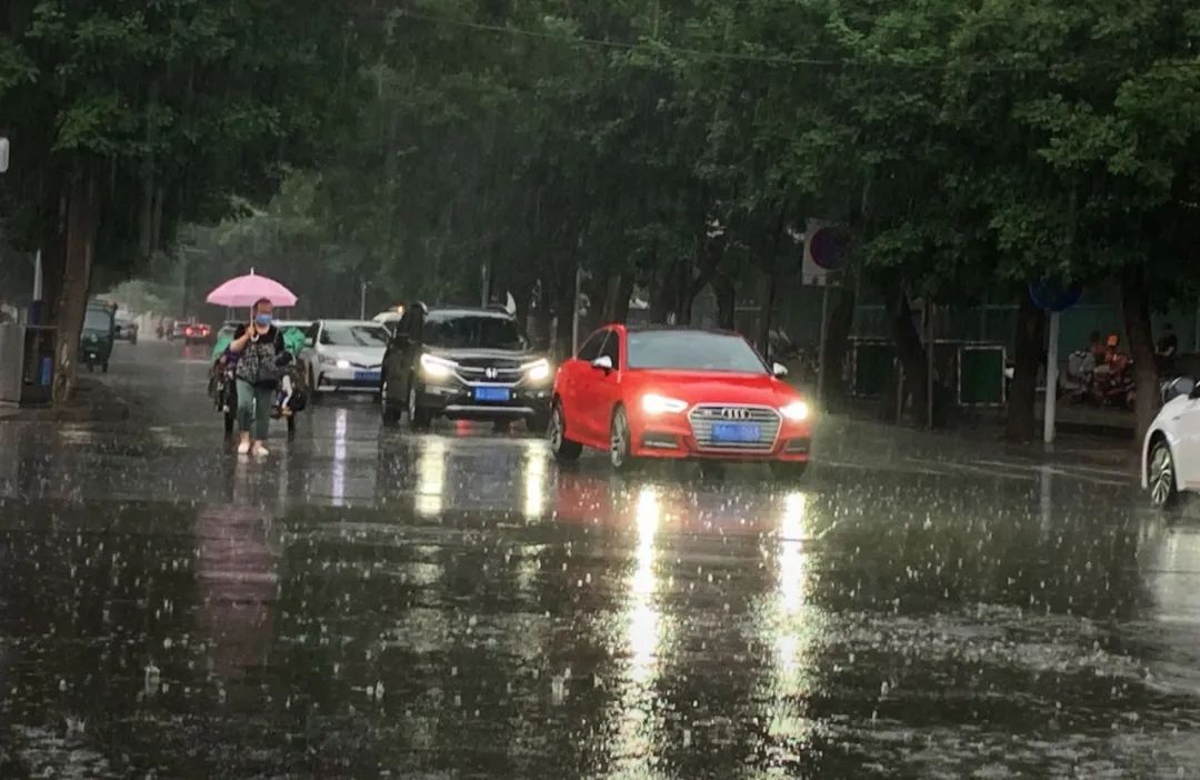 广西发布暴雨蓝色预警局地大雨到暴雨局地大暴雨
