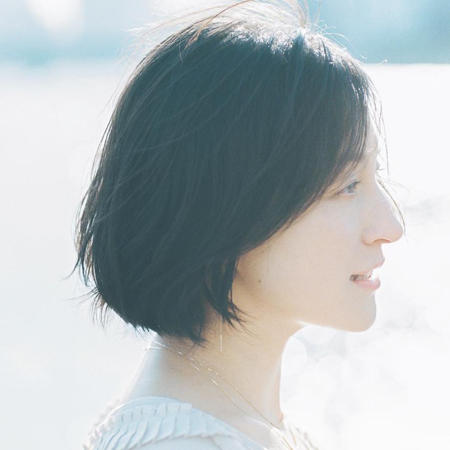 侧脸怎么拍才好看?试试这8招,保你拍出绝美侧颜