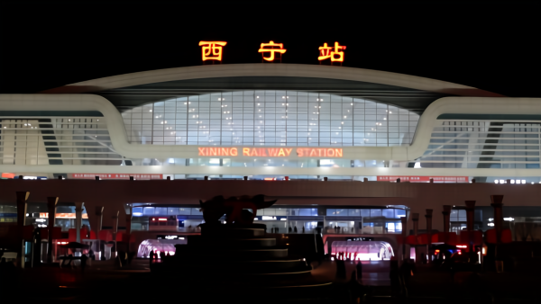 Z164丨想上高原？先下车换乘增氧列车