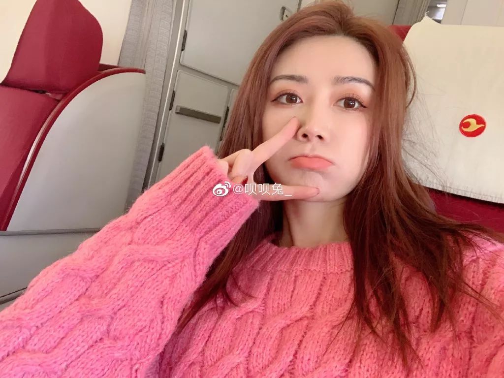 抖音金牌女秘书土味街拍一姐被玛丽苏女霸总碾压到渣都不剩