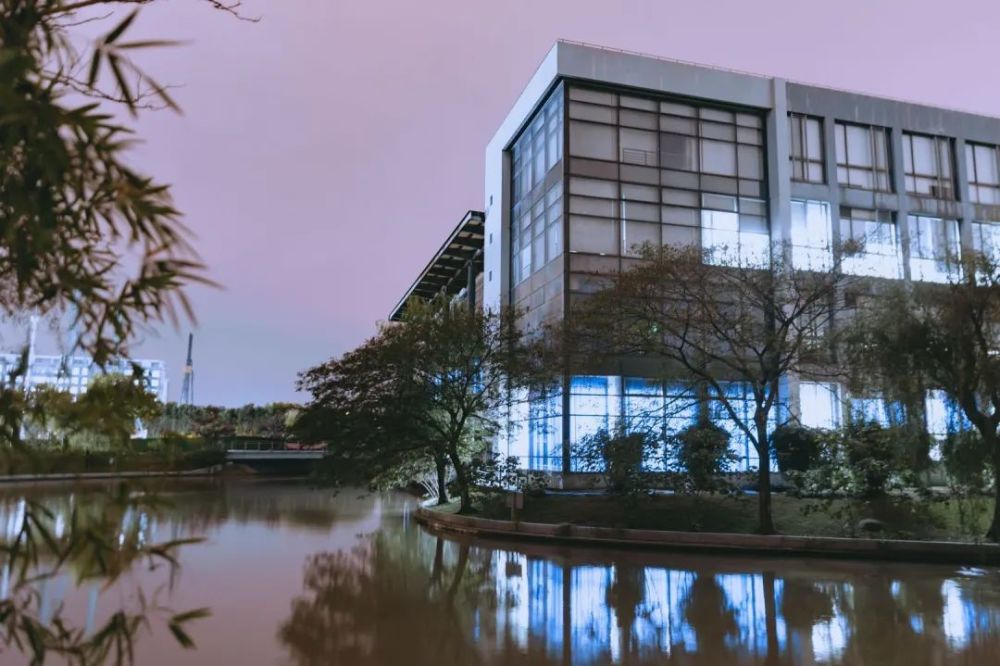 松江大学城夜景美图:每一盏点亮的灯都有故事_凤凰网