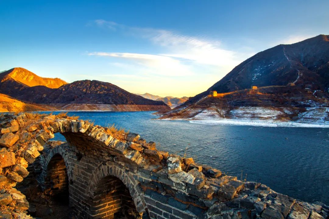 提到喜峰口长城,人们会想到一个词——悲壮.