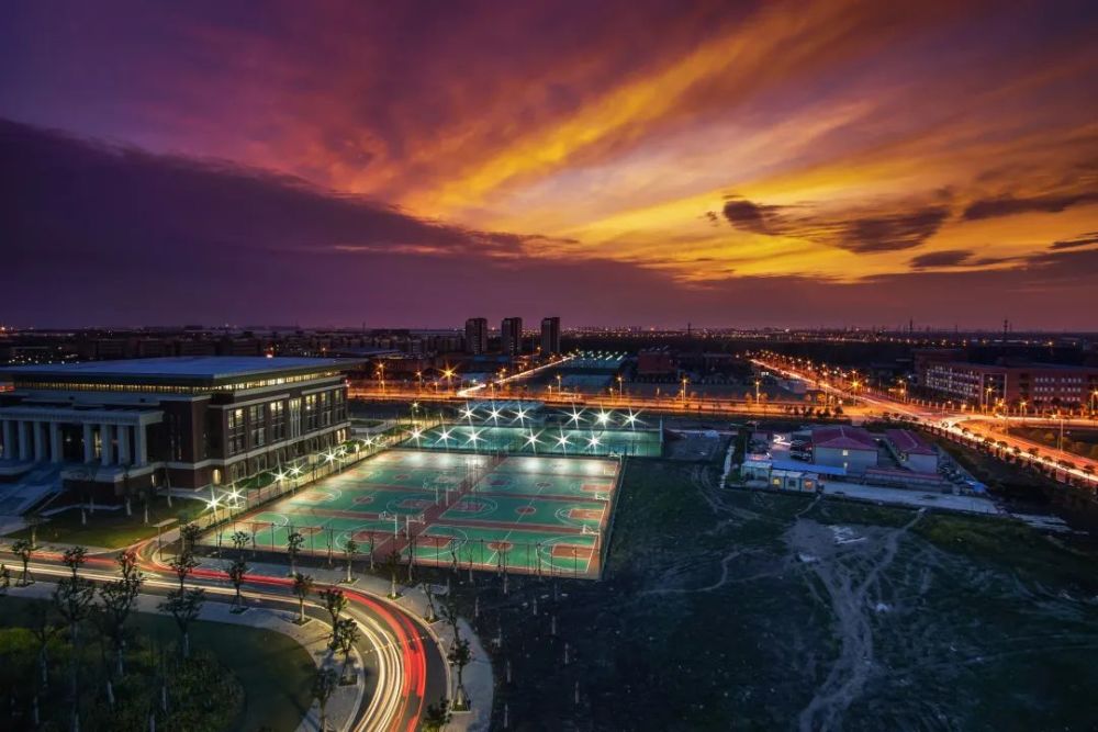 松江大学城夜景美图每一盏点亮的灯都有故事