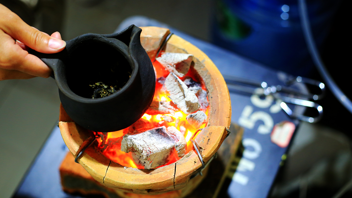 赵氏烤茶 摄影/老黑