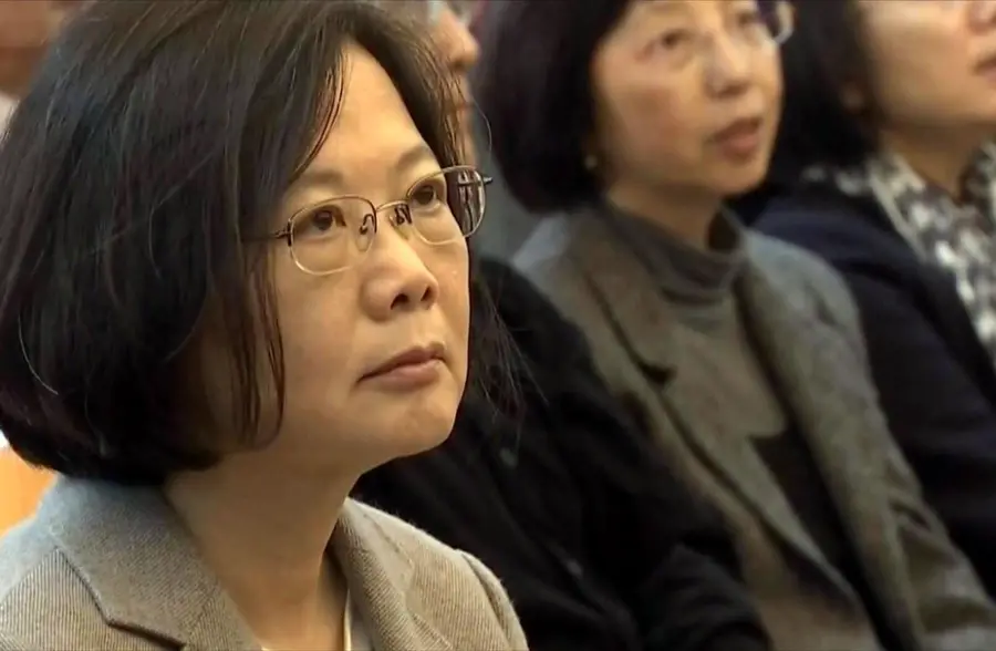 蔡英文挑衅大陆太猖狂,有没考虑过有几个人愿