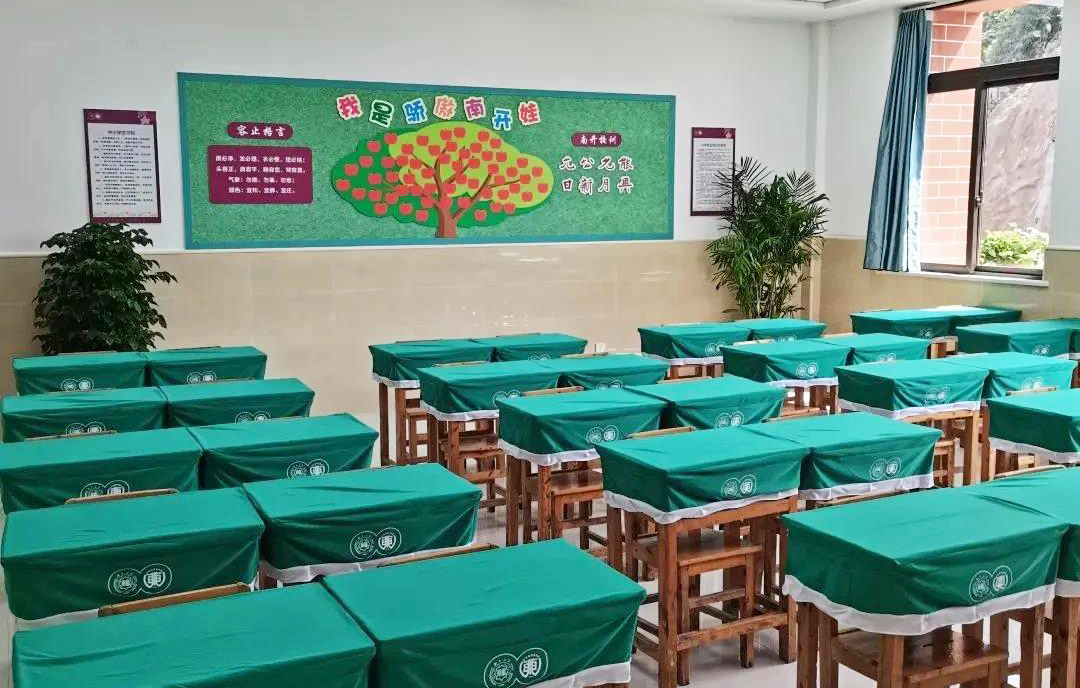 2,杨公桥小学:占地面积约20亩,总建筑面积1.