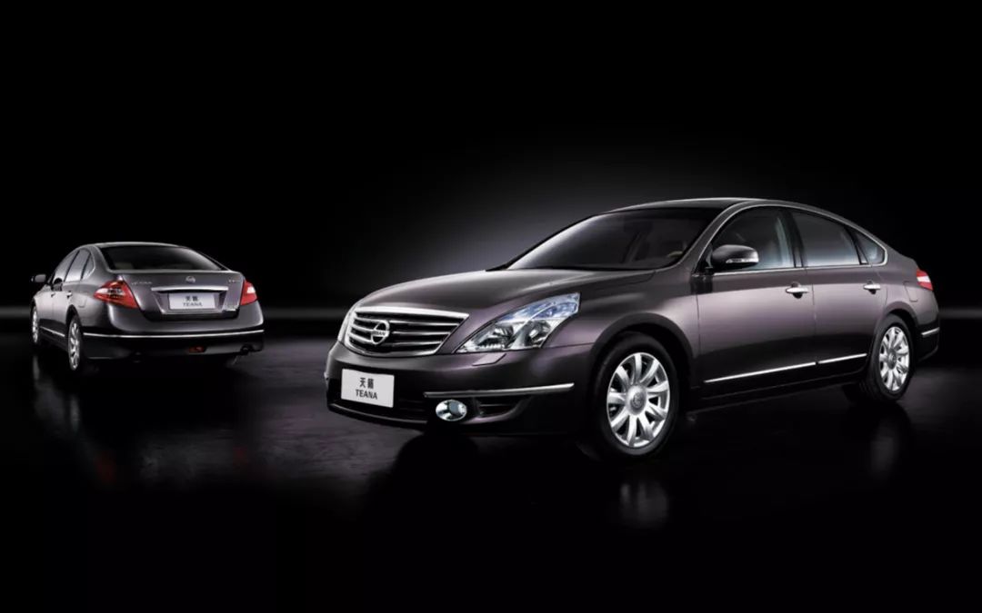 而正是带着此种深刻的行业认知,到了2008年北京车展,第五代天籁(j32)