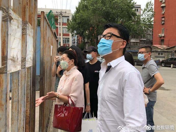 李国庆俞渝离婚案开庭审理:两人均到场 全程无任何交流