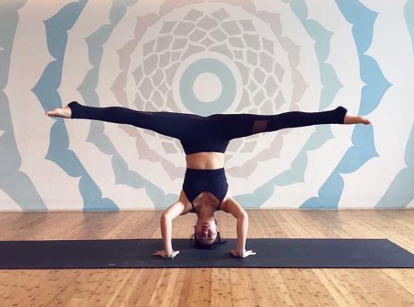 不过乐基儿没有回应,毕竟乐基儿热爱运动,尤其喜欢瑜伽,一般情况下