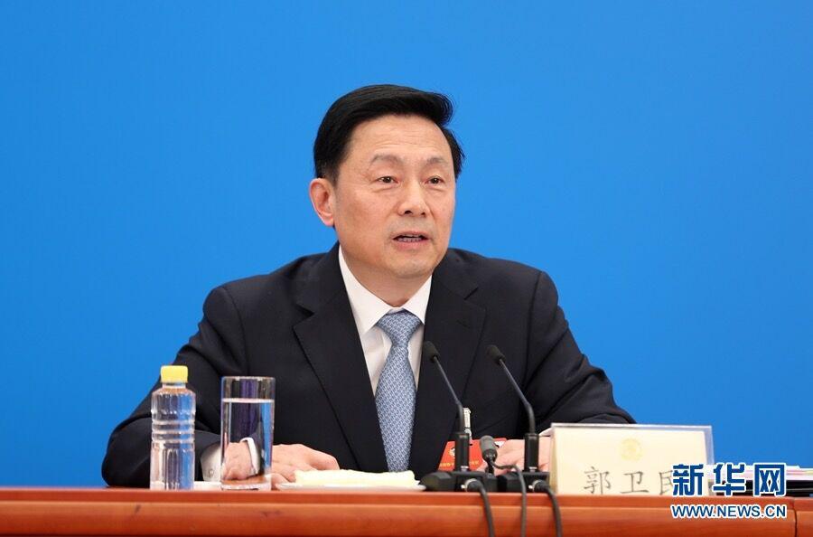 记者与发言人隔空问答全国两会首次举行网络视频新闻发布会