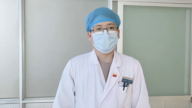 长沙16岁少年在家玩手机被雷击中 医生提醒：雷雨天远离金属